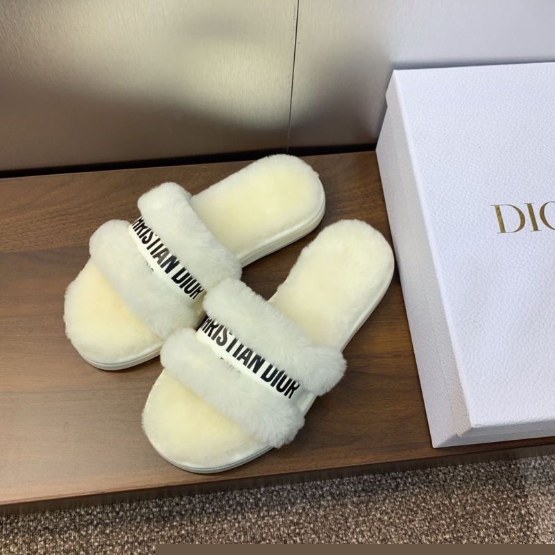 ch**an D*or slippers